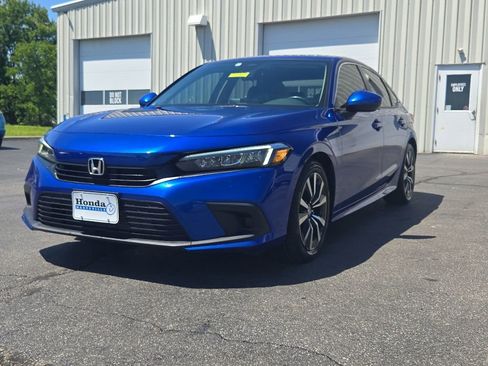 Used 2023 Honda Civic EX image 3