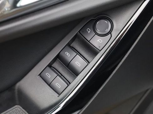 Used 2025 Chevrolet Equinox LT image 12