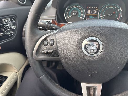 Used 2013 Jaguar XK Convertible image 11