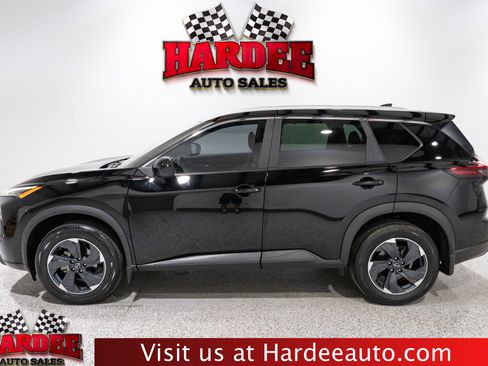 Used 2025 Nissan Rogue SV w/ SV Premium Package FWD image 1