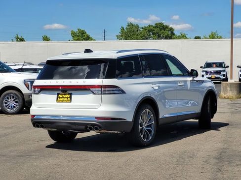 New 2026 Lincoln Aviator Reserve image 4