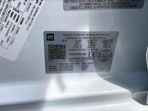 Used 2025 GMC Sierra 2500 AT4 w/ AT4 Premium Plus Package image 18