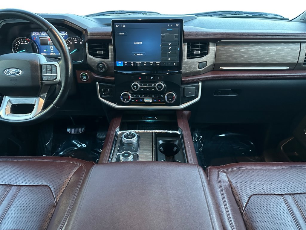 Used 2023 Ford Expedition Limited AWD/4WD image 2