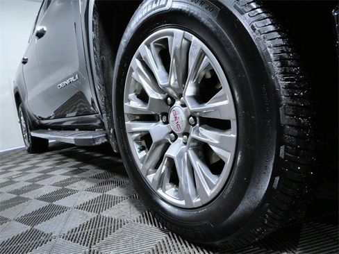 Used 2021 GMC Sierra 1500 Denali image 2