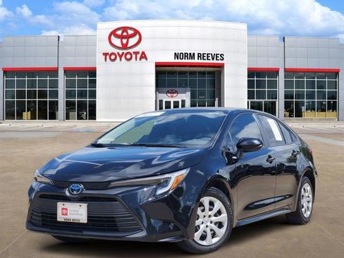 Used 2024 Toyota Corolla LE image 1