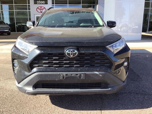 Used 2019 Toyota RAV4 XLE w/ Convenience Package FWD image 11