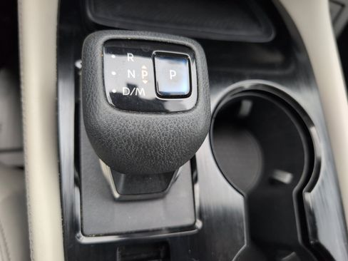 Used 2021 Nissan Rogue SL w/ Premium Package image 23