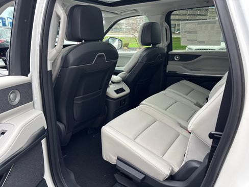New 2026 Lincoln Navigator L Reserve AWD/4WD image 27