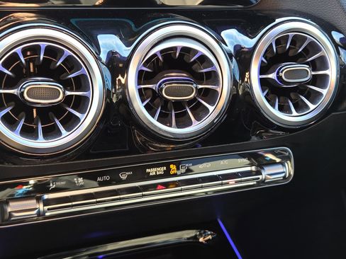 Used 2022 Mercedes-Benz GLA 250 image 25