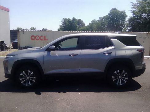 Used 2026 Chevrolet Equinox LT FWD image 9