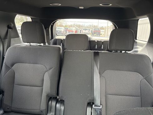 Used 2018 Ford Explorer XLT w/ Equipment Group 201A image 5