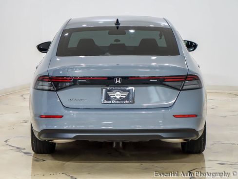 Used 2025 Honda Accord SE image 7