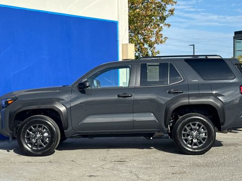 Used 2025 Toyota 4Runner SR5 image 6