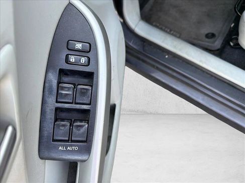 Used 2015 Toyota Prius Two FWD image 10