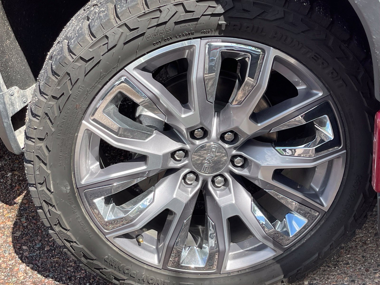 Used 2024 GMC Sierra 1500 Denali w/ Denali Reserve Package AWD/4WD image 4