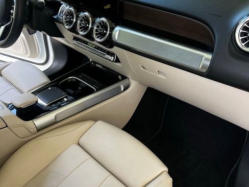 Used 2023 Mercedes-Benz GLB 250 image 7