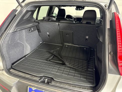 Used 2019 Volvo XC40 T5 R-Design AWD/4WD image 20