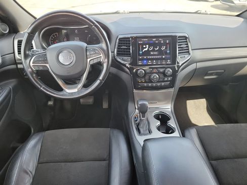 Used 2021 Jeep Grand Cherokee Laredo X AWD/4WD image 24