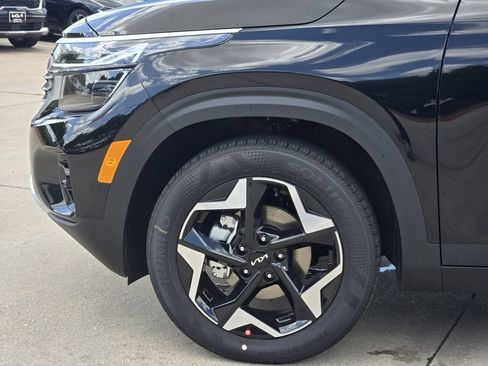 New 2026 Kia Seltos S FWD image 9