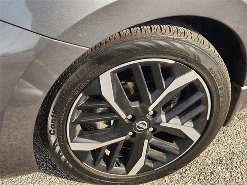 Used 2025 Nissan Versa SR w/ Trunk Package image 10