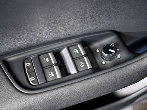 Used 2019 Audi Q8 Premium w/ Convenience Package image 17