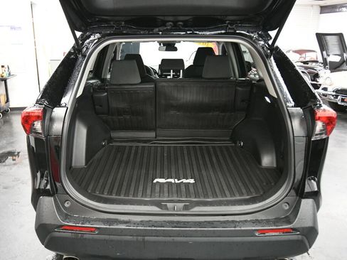 Certified 2022 Toyota RAV4 XLE image 22