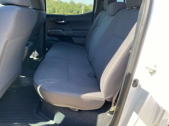 Used 2019 Toyota Tacoma TRD Off-Road AWD/4WD image 10