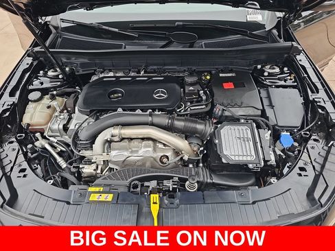 Used 2025 Mercedes-Benz GLB 250 image 31
