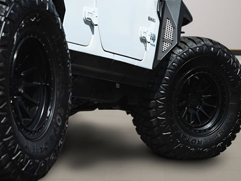 Used 2024 Jeep Wrangler Sahara AWD/4WD image 11