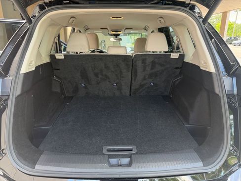 Used 2025 Nissan Rogue SV FWD image 27