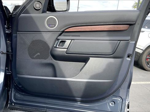 New 2026 Land Rover Discovery Dynamic SE image 30