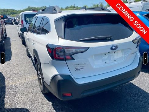 Used 2023 Subaru Outback Premium AWD/4WD image 4