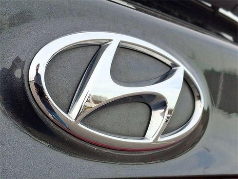 Used 2023 Hyundai Santa Fe SEL image 30