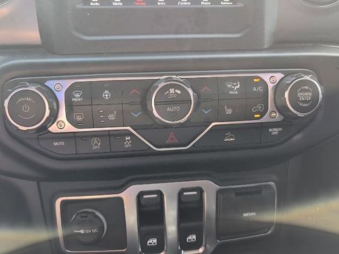 Used 2021 Jeep Wrangler Sport AWD/4WD image 14