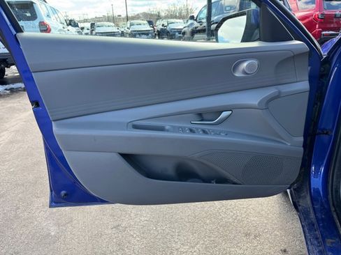 Used 2023 Hyundai Elantra SEL w/ Cargo Package image 23