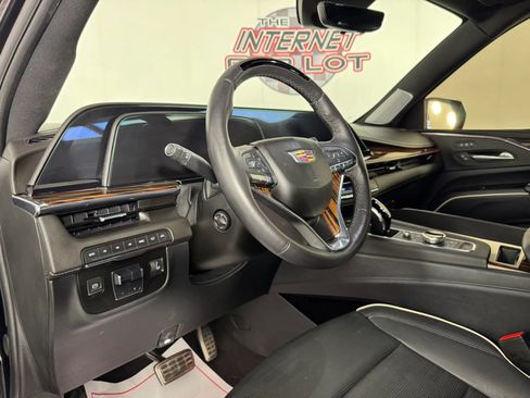 Used 2023 Cadillac Escalade Premium Luxury w/ Performance Package AWD/4WD image 10