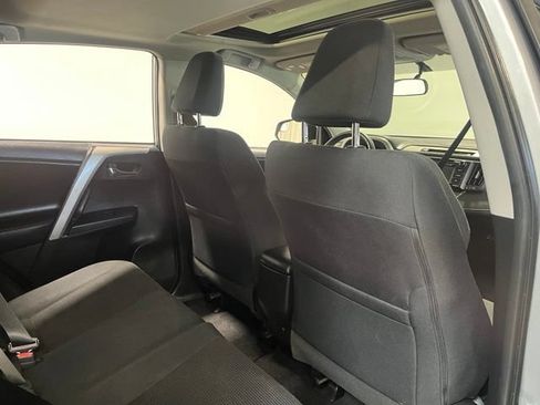 Used 2016 Toyota RAV4 XLE FWD image 14
