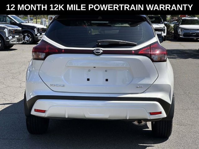 Used 2023 Nissan Kicks SR w/ SR Premium Package FWD image 3