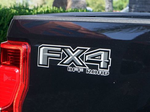 Used 2022 Ford F250 XLT w/ Black Appearance Package AWD/4WD image 46