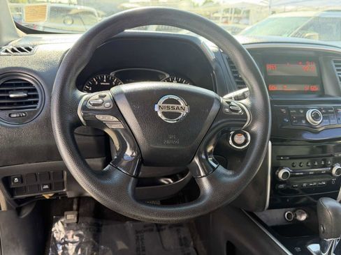 Used 2014 Nissan Pathfinder S image 11