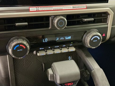 Used 2026 Toyota Tacoma TRD Off-Road AWD/4WD image 24