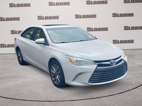 Used 2016 Toyota Camry XLE w/ Moonroof Package FWD image 2