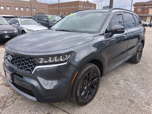 Used 2021 Kia Sorento S image 4