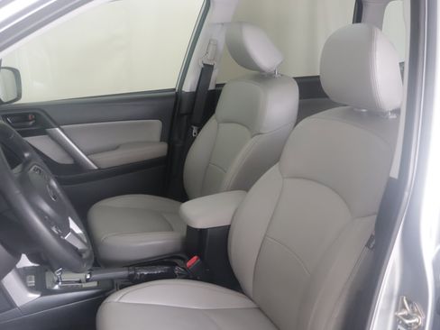 Used 2017 Subaru Forester 2.5i Premium w/ All-Weather Package image 27