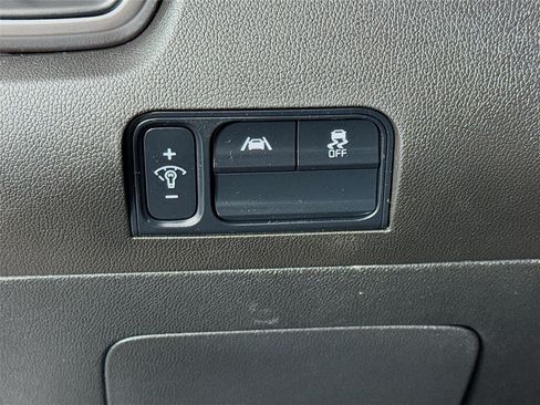 Certified 2023 Kia Sorento LX FWD image 10