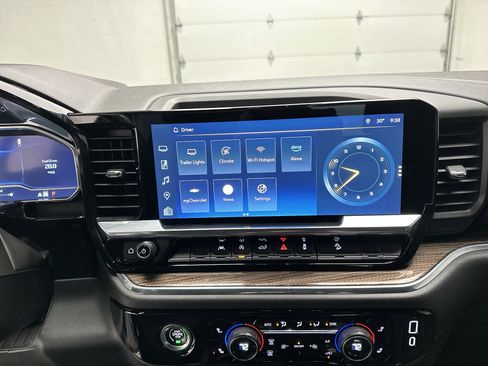 Used 2024 Chevrolet Silverado 1500 RST w/ Z71 Off-Road Package image 29