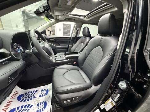 Used 2026 Toyota Grand Highlander XLE image 10