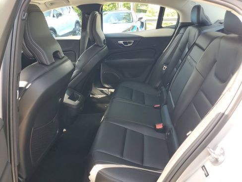 Used 2024 Volvo S60 B5 Core FWD image 11