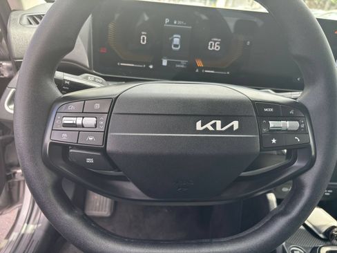 Used 2025 Kia K4 FWD image 27