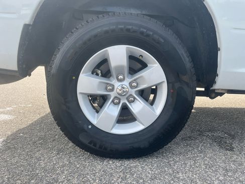 Used 2022 RAM 1500 Classic SLT image 33